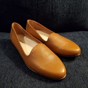 Trotters Women's Liz Loafers